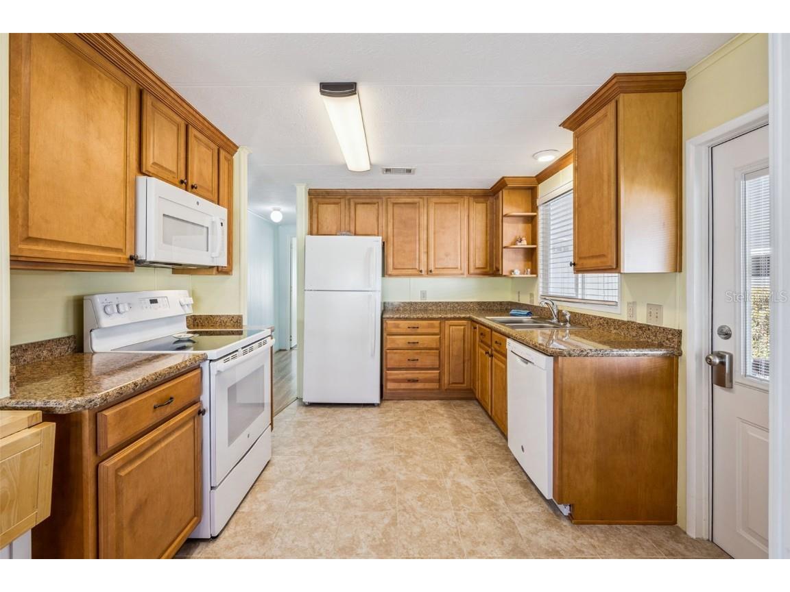 259 Pinewood Drive Eustis FL 32726 - Trout Lake O6367467 image5