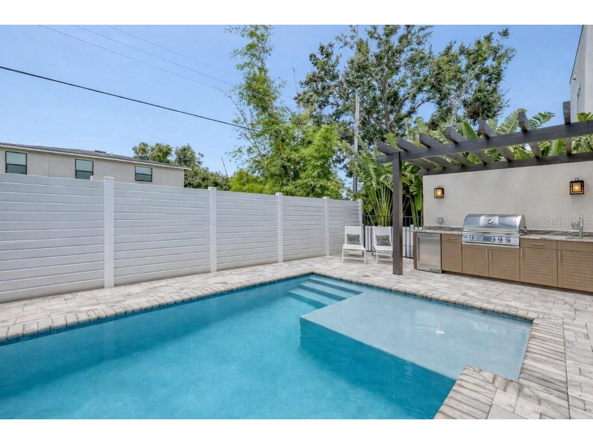 2590 Floyd Street Sarasota FL 34239 A4656501 image2