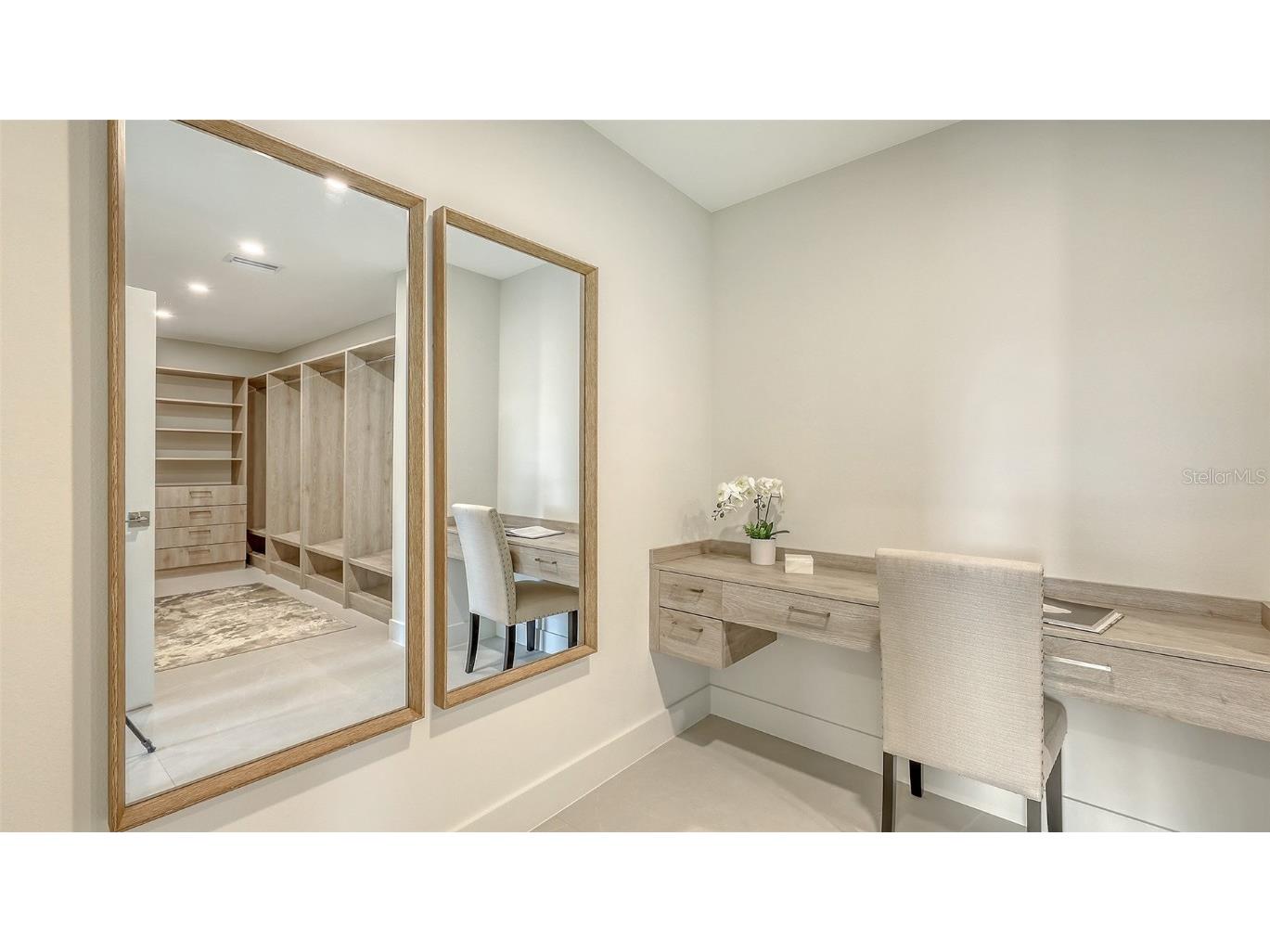 2590 Floyd Street Sarasota FL 34239 A4656501 image24