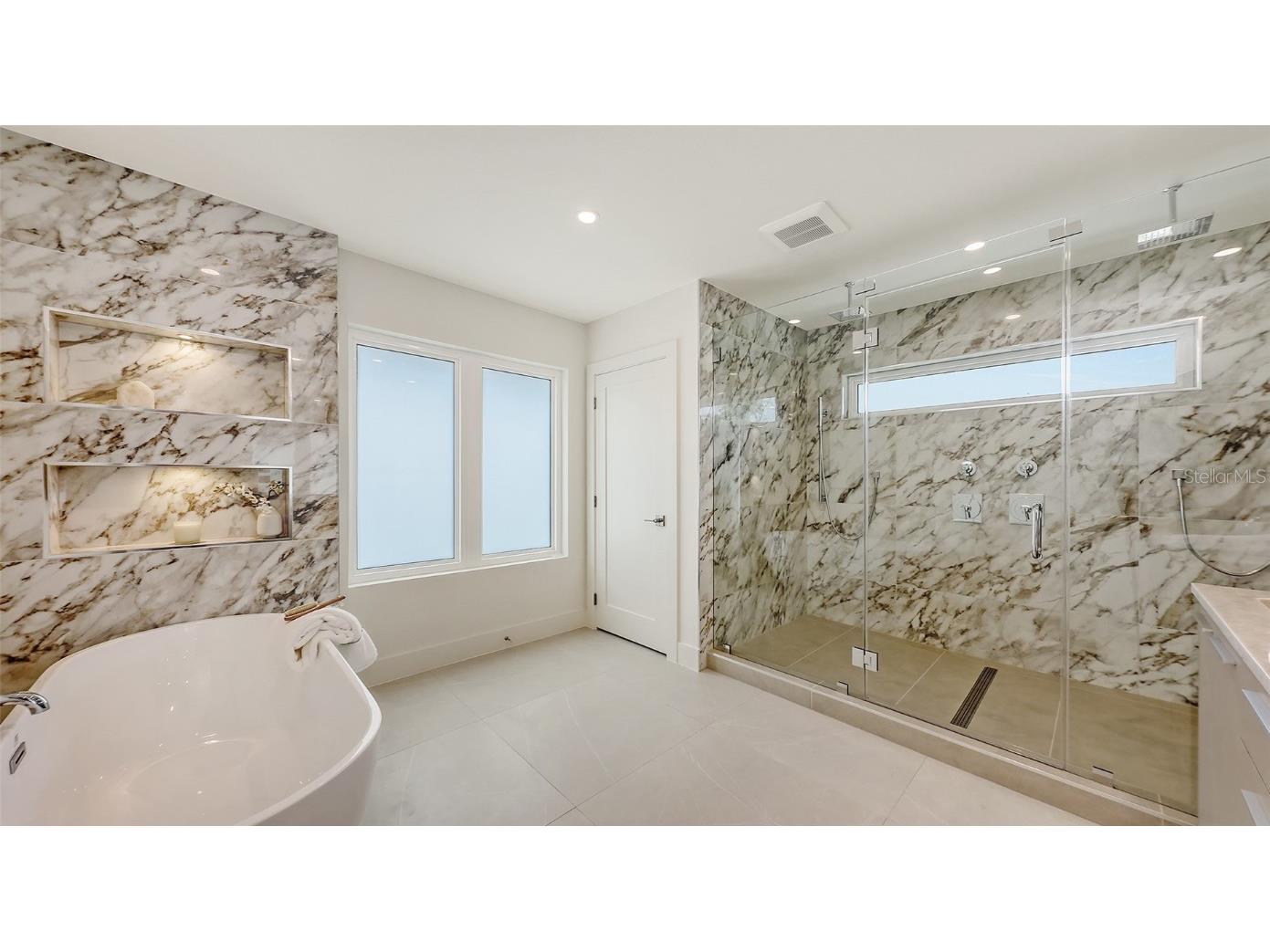 2590 Floyd Street Sarasota FL 34239 A4656501 image25