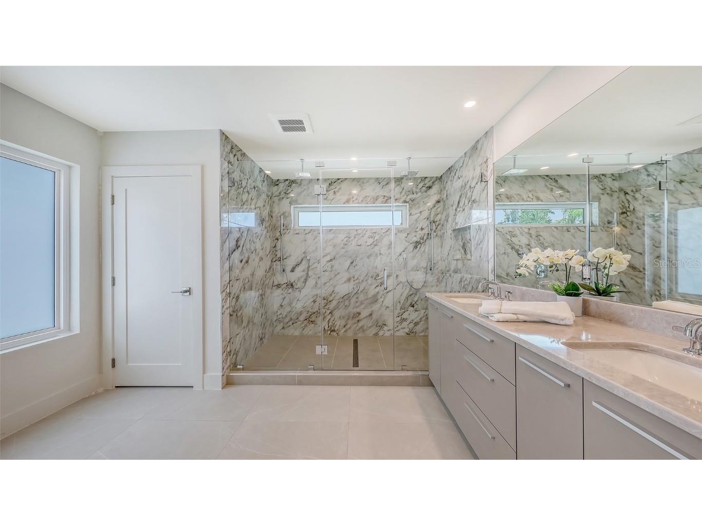 2590 Floyd Street Sarasota FL 34239 A4656501 image27