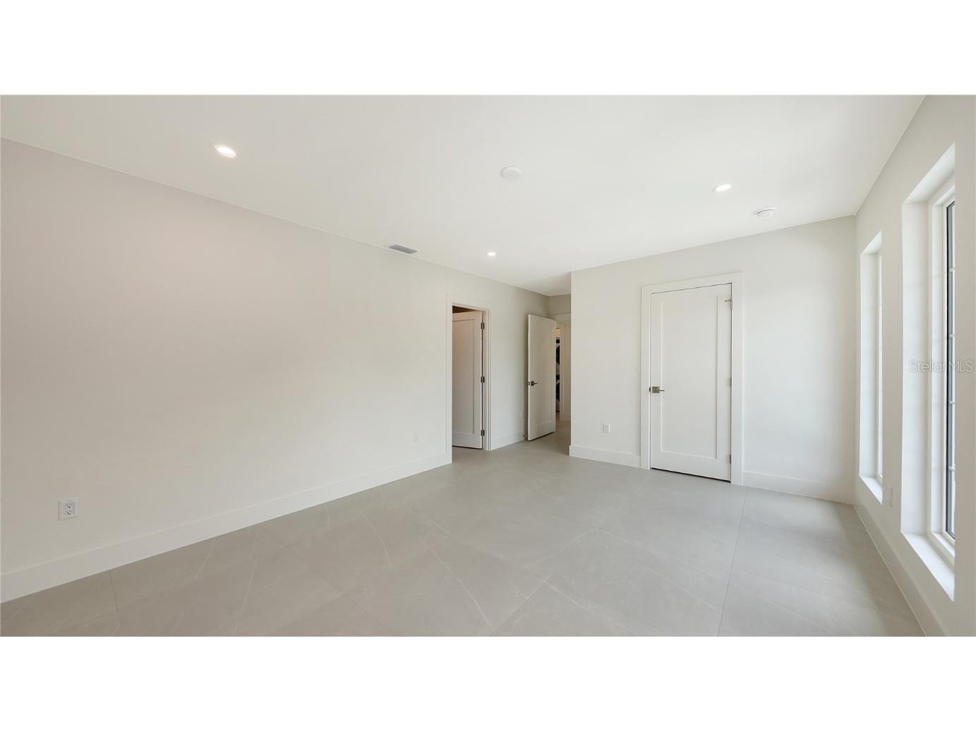 2590 Floyd Street Sarasota FL 34239 A4656501 image29