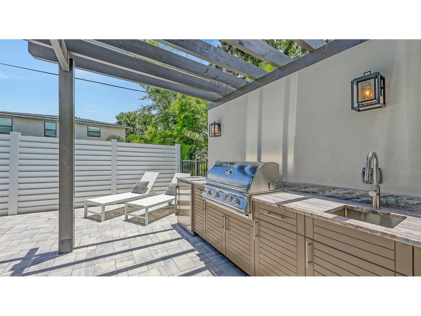 2590 Floyd Street Sarasota FL 34239 A4656501 image3