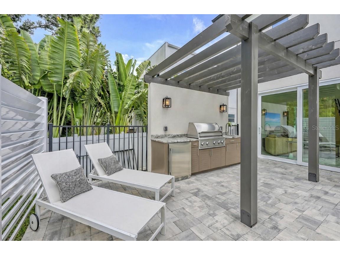 2590 Floyd Street Sarasota FL 34239 A4656501 image4