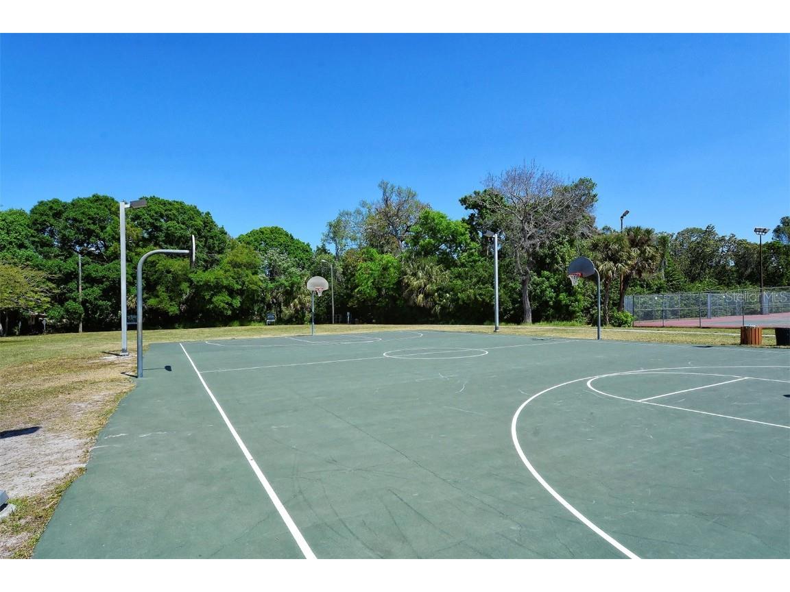 2590 Floyd Street Sarasota FL 34239 A4656501 image42