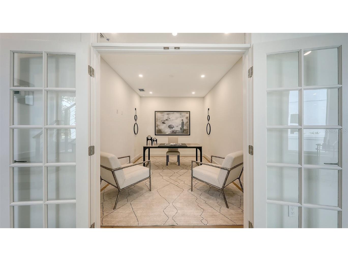 2590 Floyd Street Sarasota FL 34239 A4656501 image8