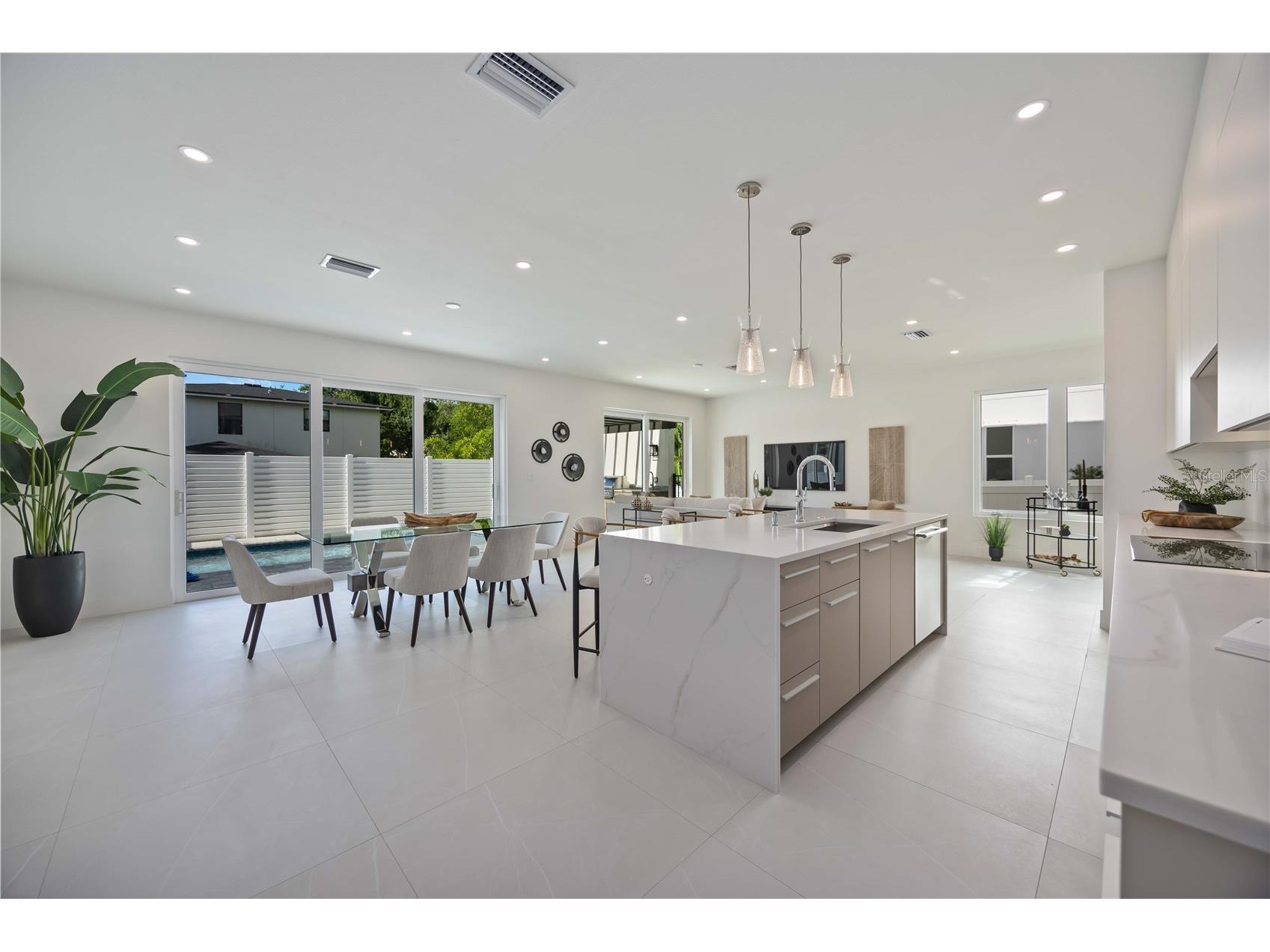 2590 Floyd Street Sarasota FL 34239 A4680138 image16