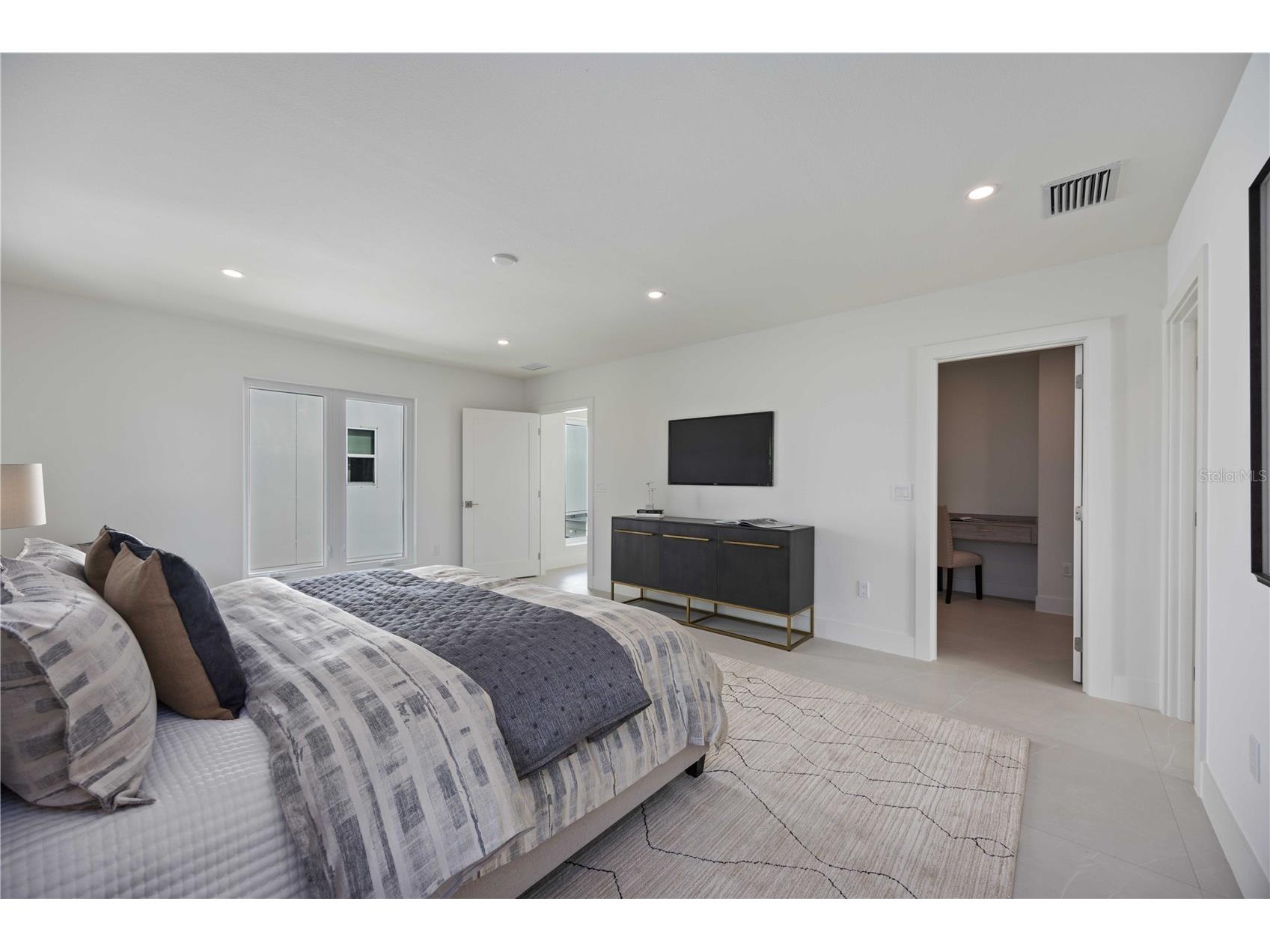 2590 Floyd Street Sarasota FL 34239 A4680138 image34