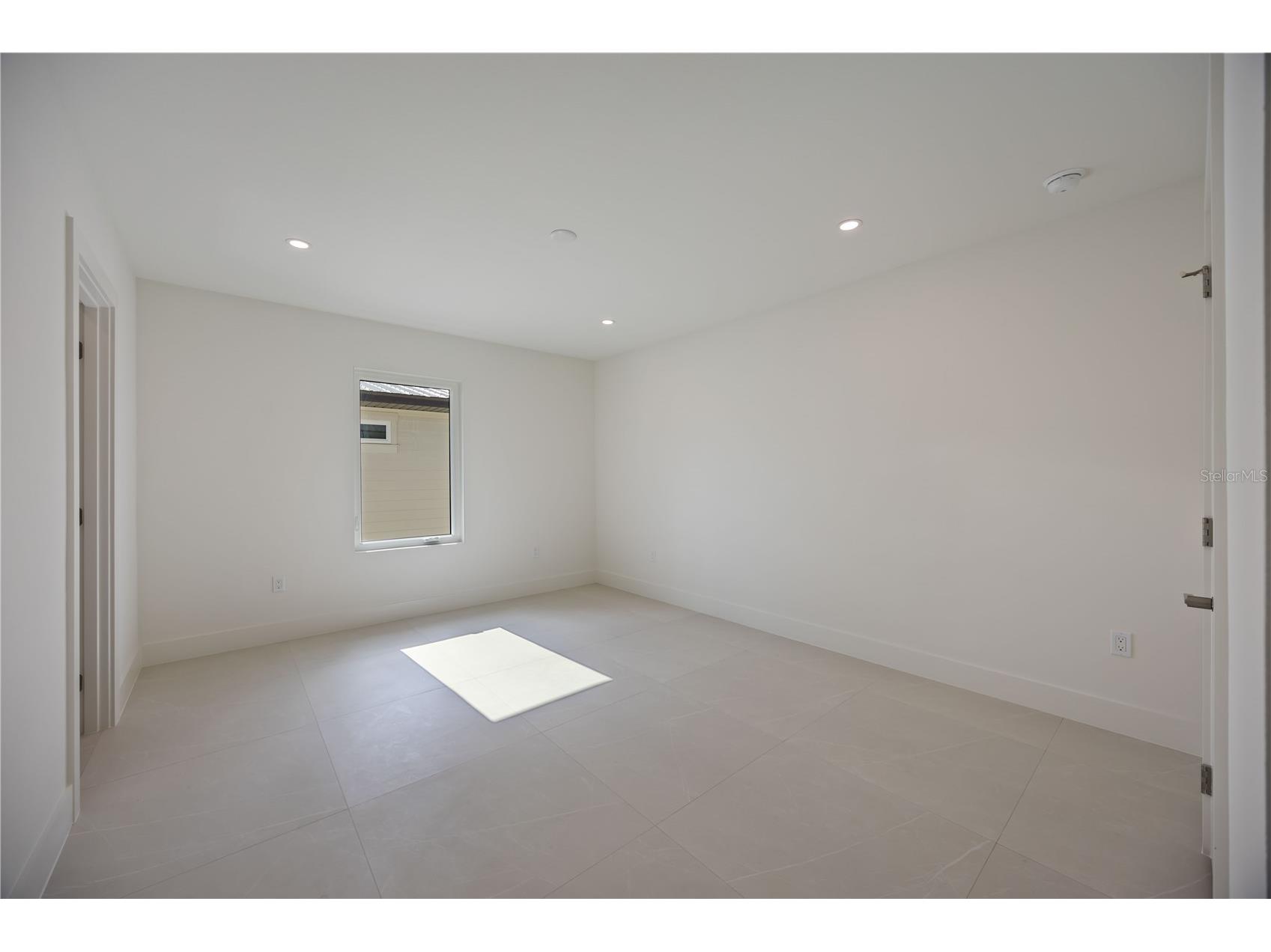 2590 Floyd Street Sarasota FL 34239 A4680138 image46