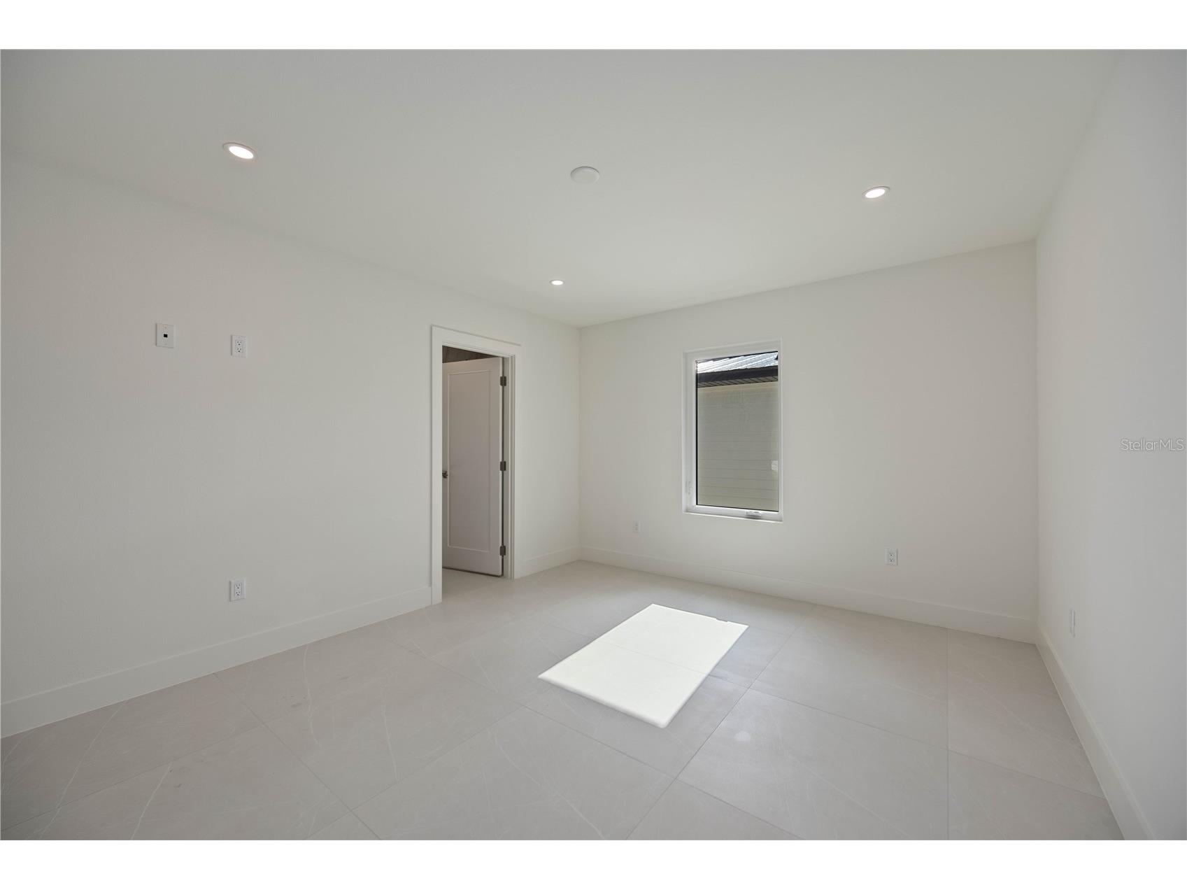 2590 Floyd Street Sarasota FL 34239 A4680138 image47