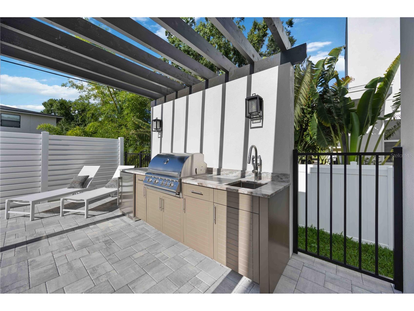 2590 Floyd Street Sarasota FL 34239 A4680138 image62