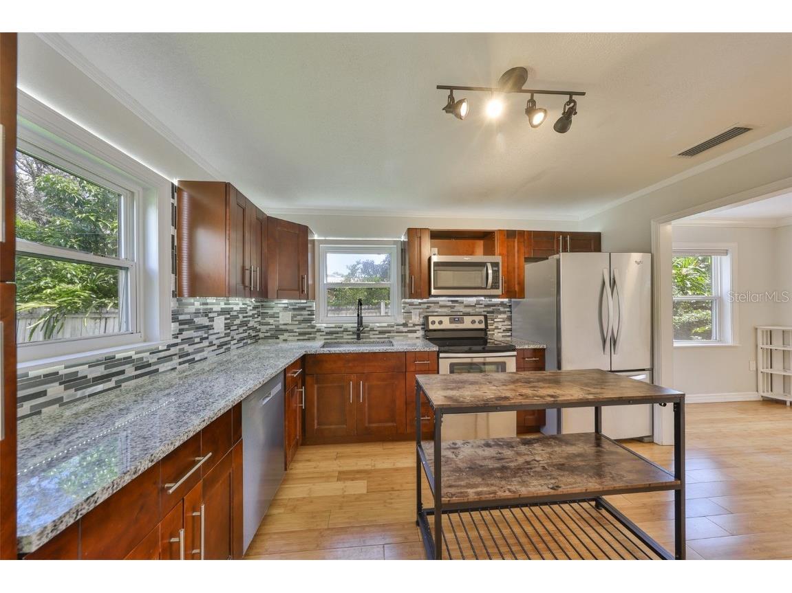 2591 17th Avenue N Saint Petersburg FL 33713 TB8429753 image4