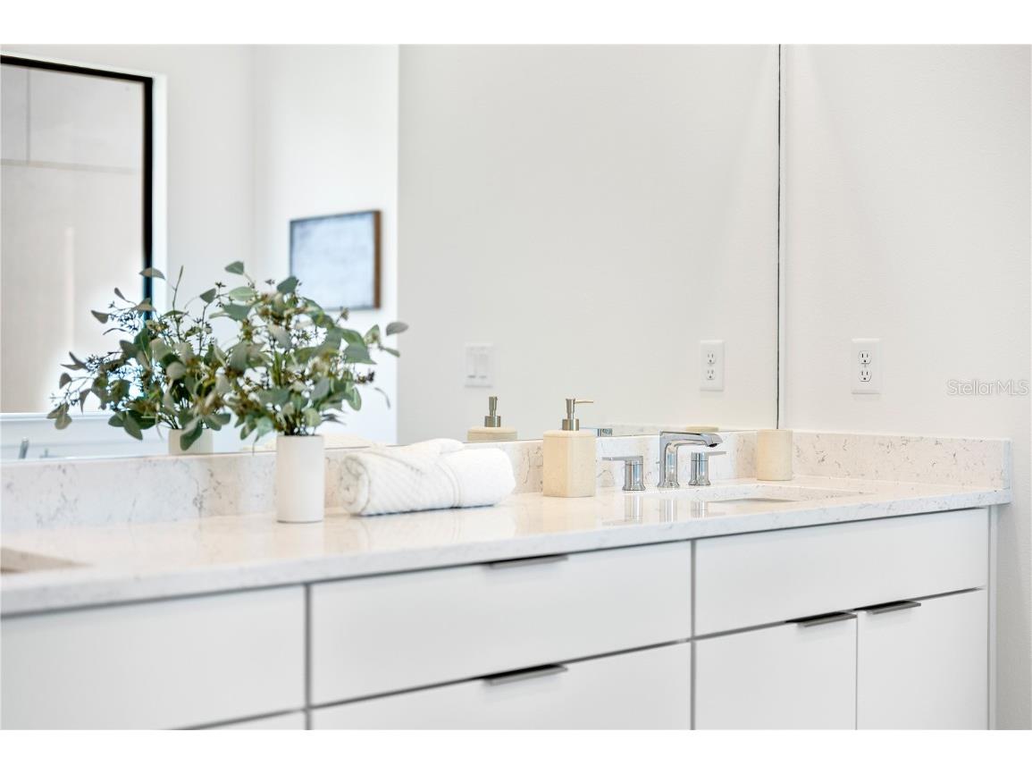 2592 Waterfront Circle Sarasota FL 34240 A4657348 image17