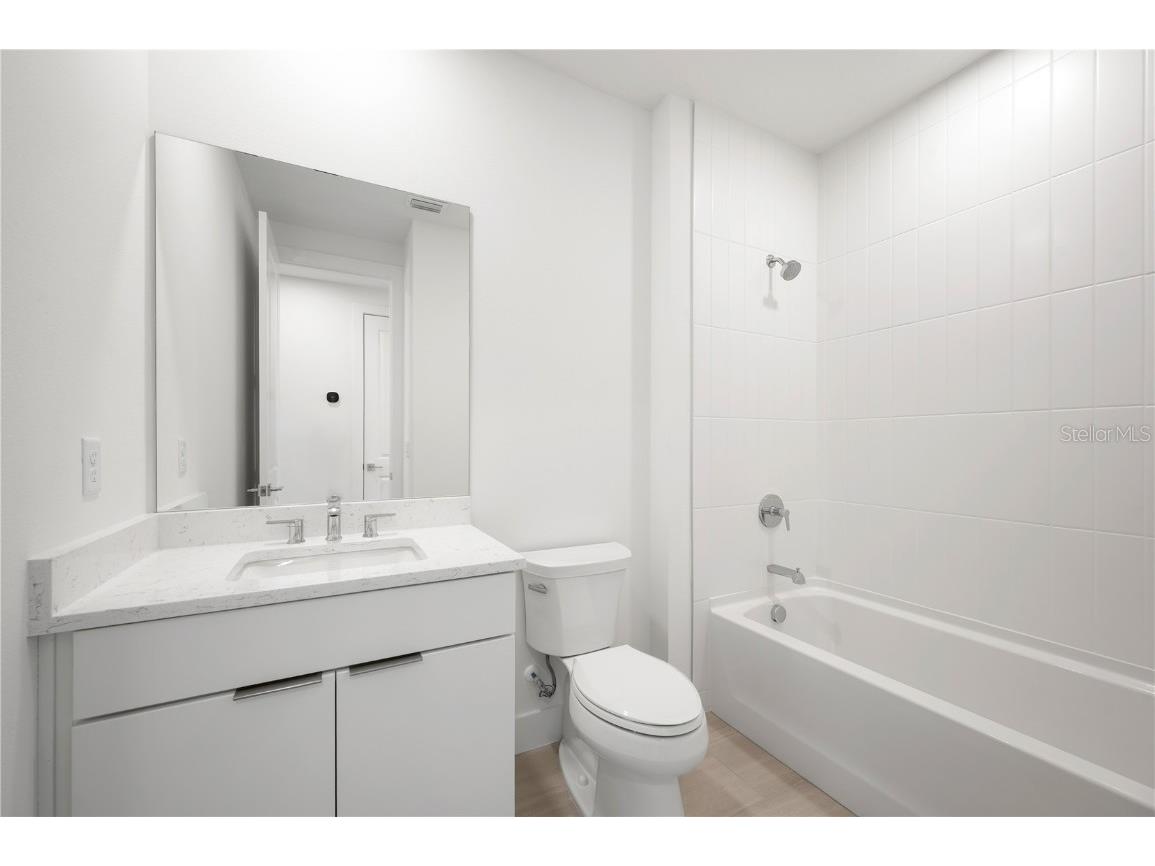 2592 Waterfront Circle Sarasota FL 34240 A4657348 image23