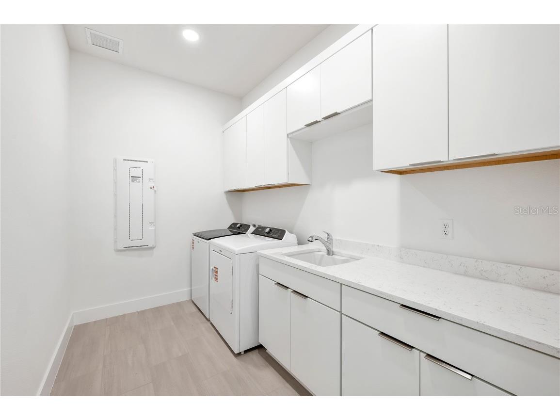 2592 Waterfront Circle Sarasota FL 34240 A4657348 image34