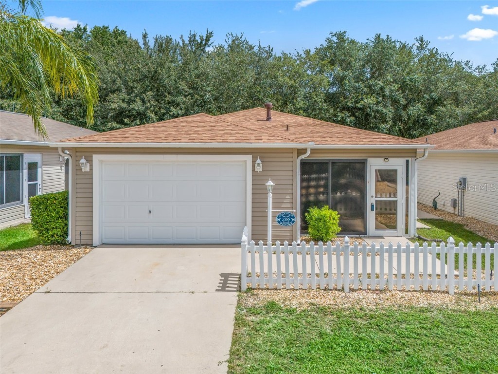 2595 Hialeah Avenue The Villages FL 32162 OM680900 image1