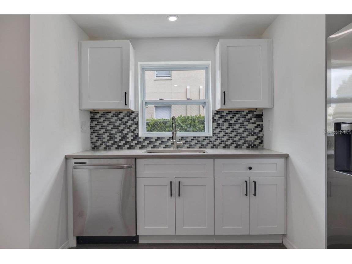 2596 52nd Avenue N Saint Petersburg FL 33714 A4614453 image18