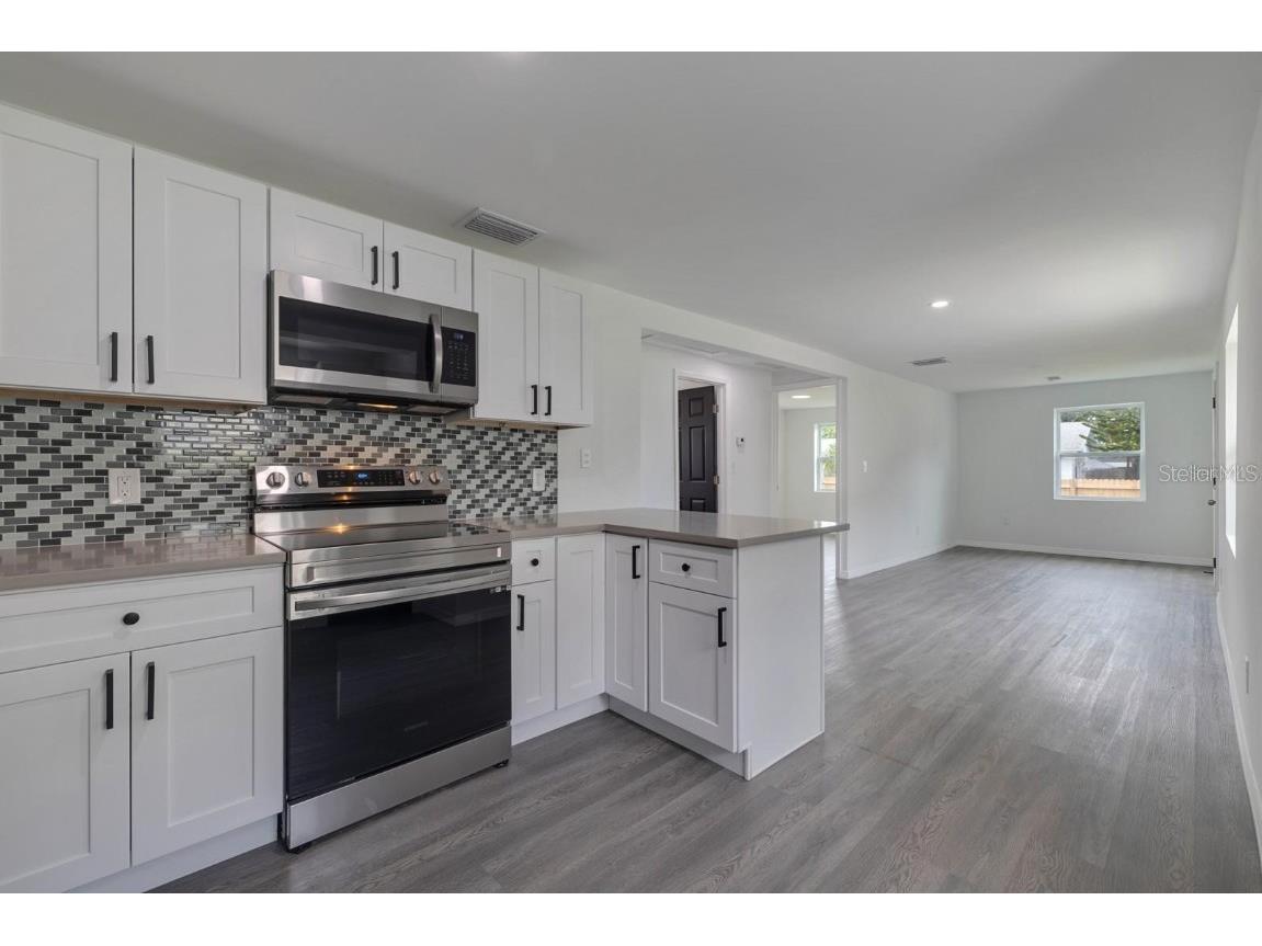 2596 52nd Avenue N Saint Petersburg FL 33714 A4614453 image19