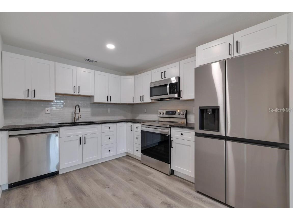 2596 52nd Avenue N Saint Petersburg FL 33714 A4614453 image39