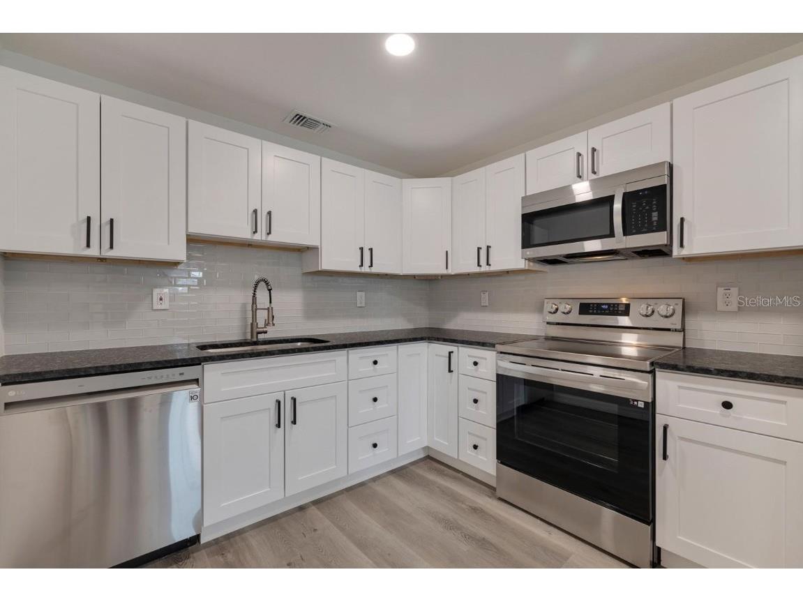 2596 52nd Avenue N Saint Petersburg FL 33714 A4614453 image40