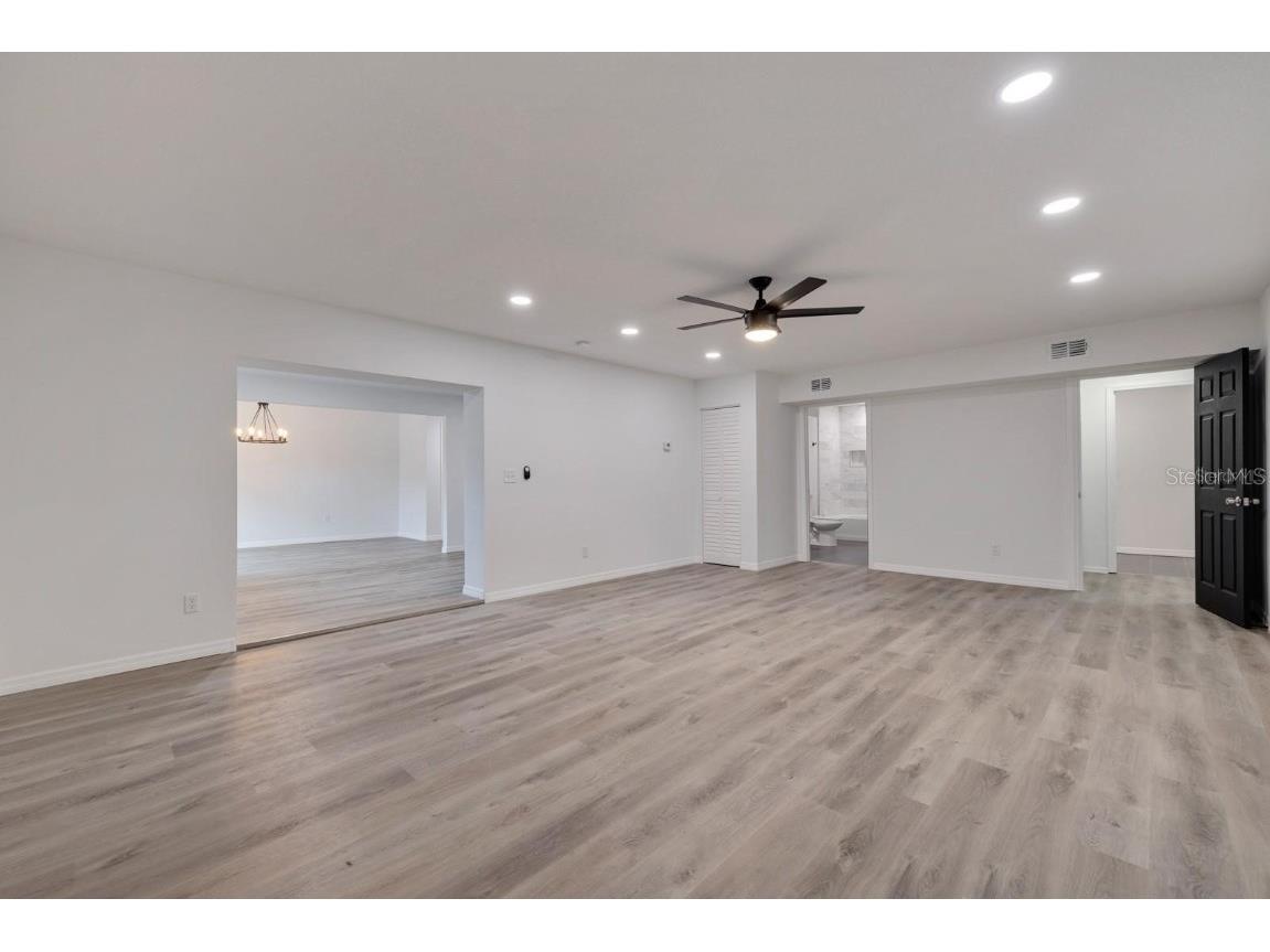 2596 52nd Avenue N Saint Petersburg FL 33714 A4614453 image42