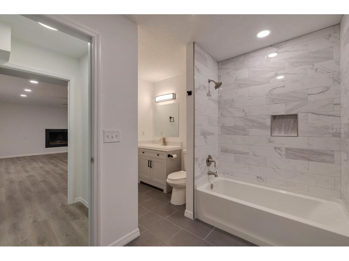 2596 52nd Avenue N Saint Petersburg FL 33714 A4614453 image52