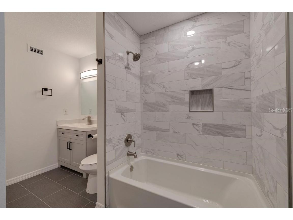 2596 52nd Avenue N Saint Petersburg FL 33714 A4614453 image53