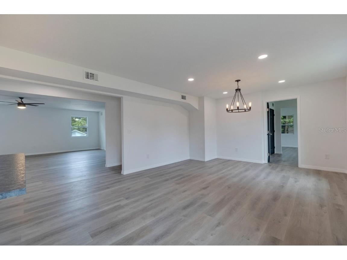 2596 52nd Avenue N Saint Petersburg FL 33714 A4614453 image67