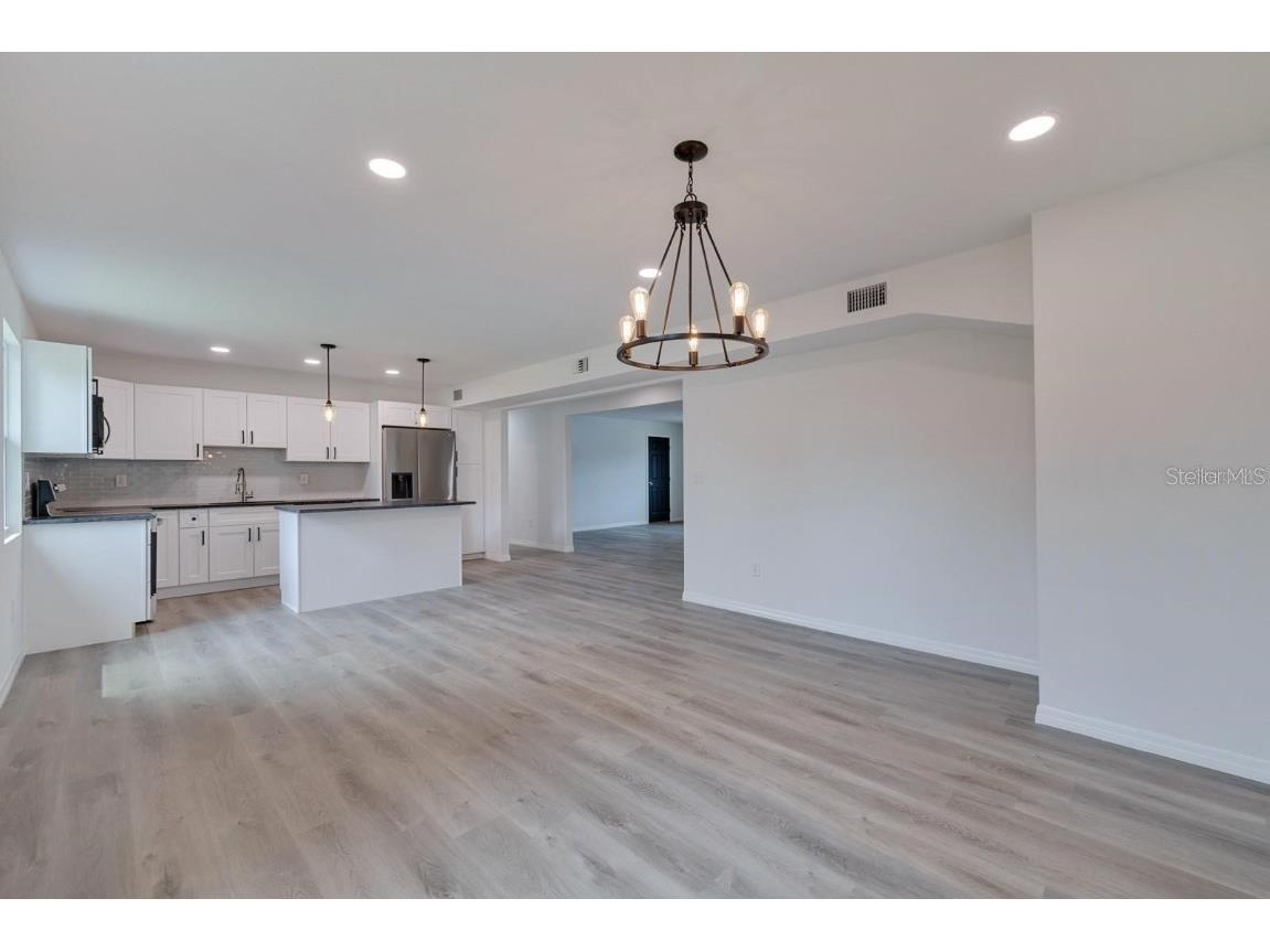 2596 52nd Avenue N Saint Petersburg FL 33714 A4614453 image68