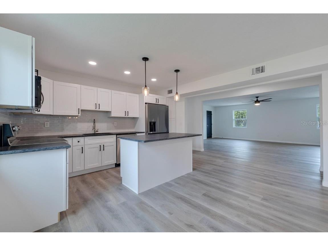 2596 52nd Avenue N Saint Petersburg FL 33714 A4614453 image70