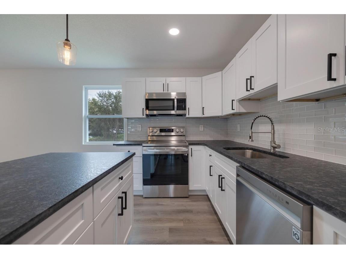 2596 52nd Avenue N Saint Petersburg FL 33714 A4614453 image75