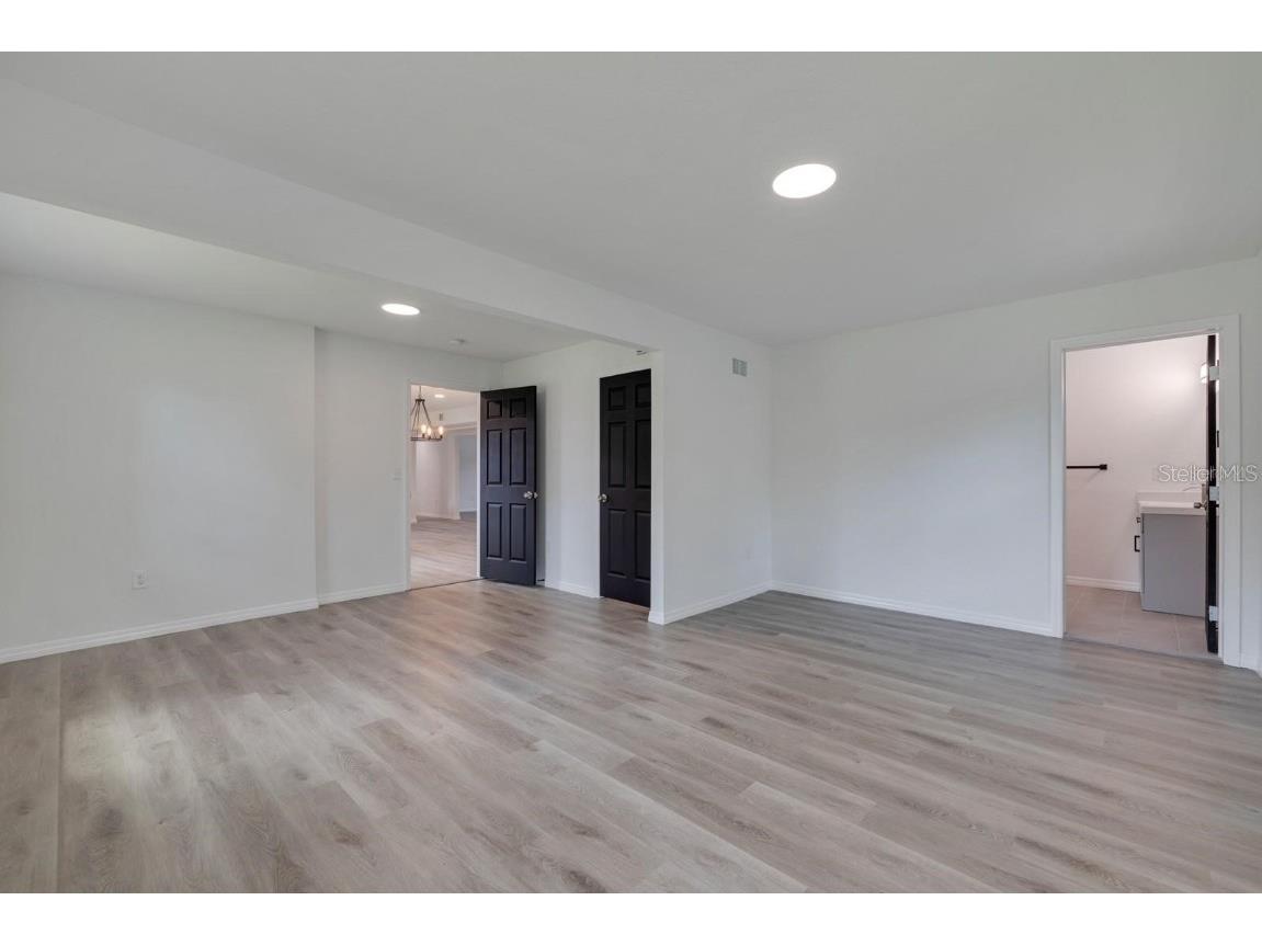 2596 52nd Avenue N Saint Petersburg FL 33714 A4614453 image78