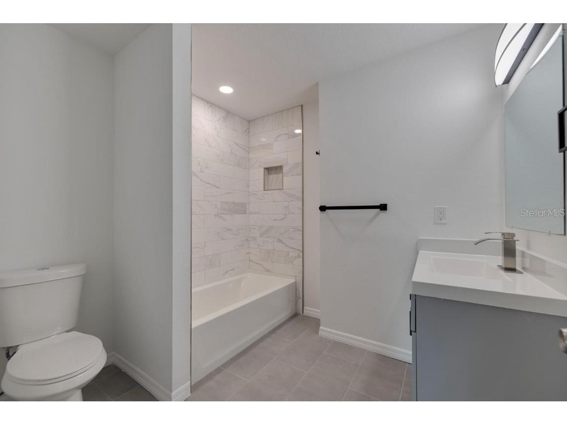 2596 52nd Avenue N Saint Petersburg FL 33714 A4614453 image79