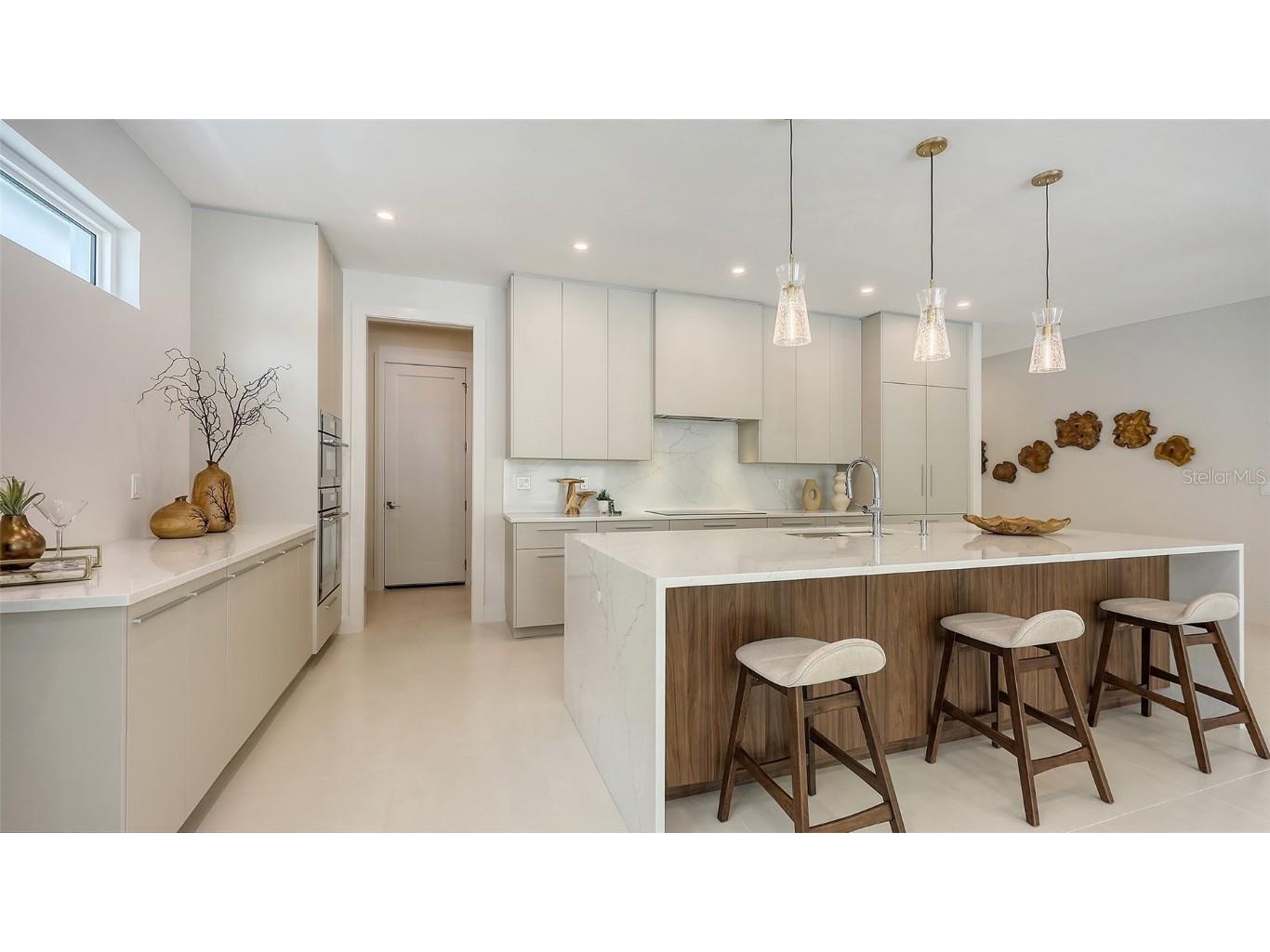 2596 Floyd Street Sarasota FL 34239 A4656879 image18