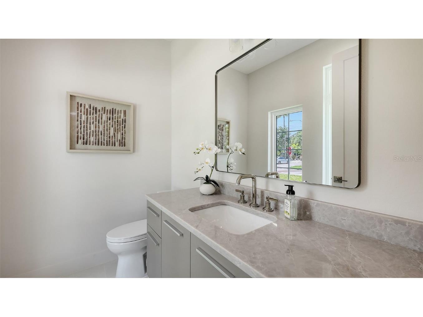 2596 Floyd Street Sarasota FL 34239 A4656879 image21