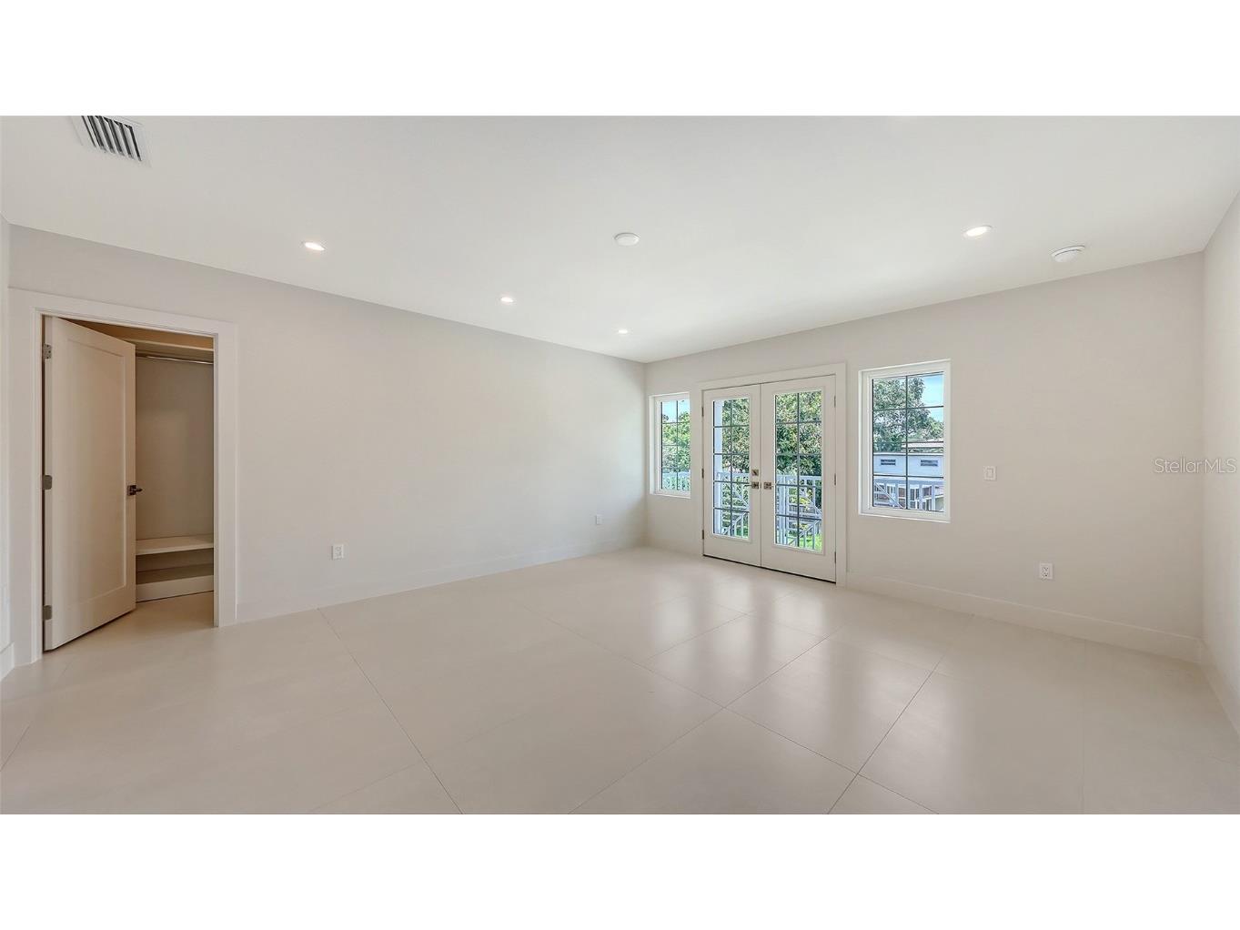 2596 Floyd Street Sarasota FL 34239 A4656879 image27