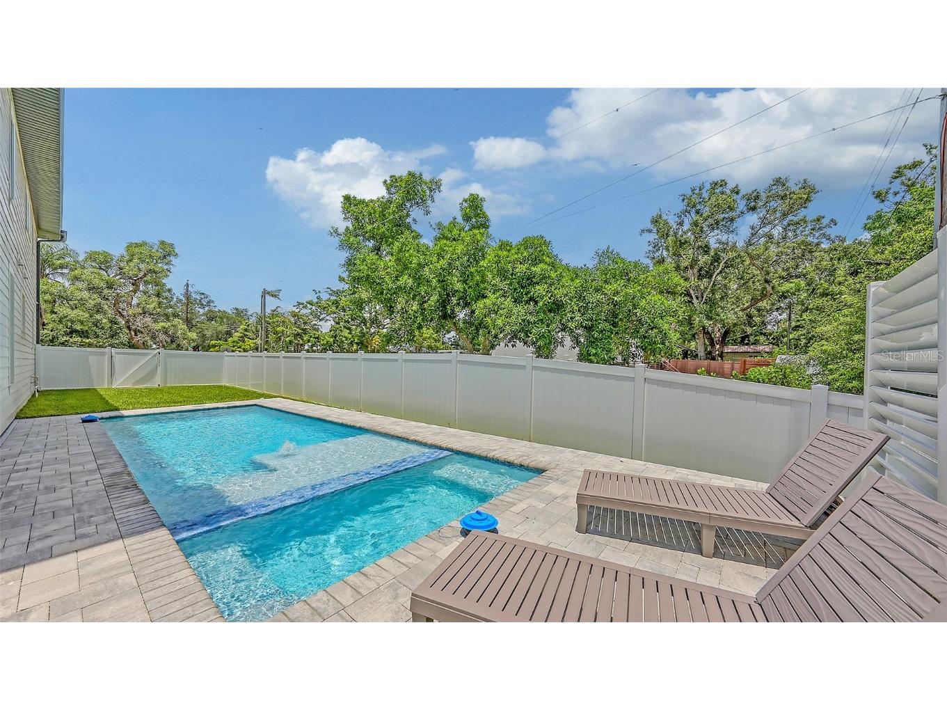 2596 Floyd Street Sarasota FL 34239 A4656879 image3