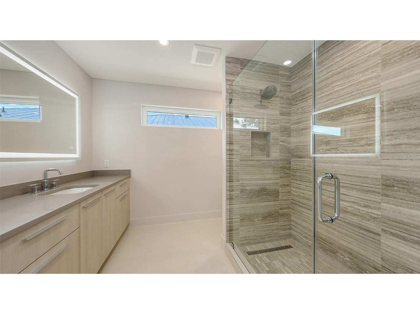 2596 Floyd Street Sarasota FL 34239 A4656879 image33