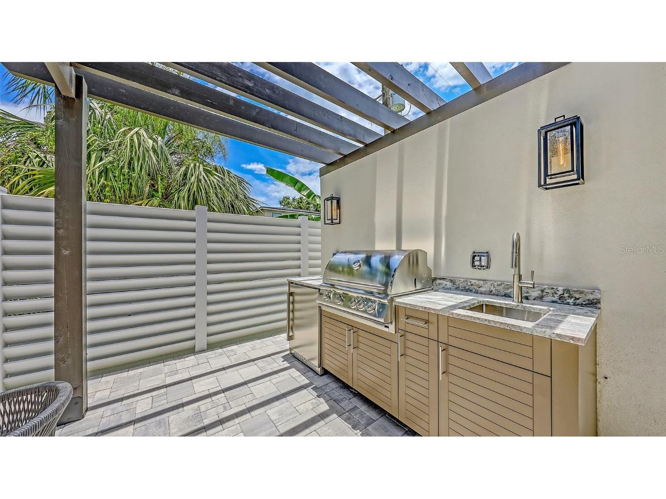 2596 Floyd Street Sarasota FL 34239 A4656879 image7