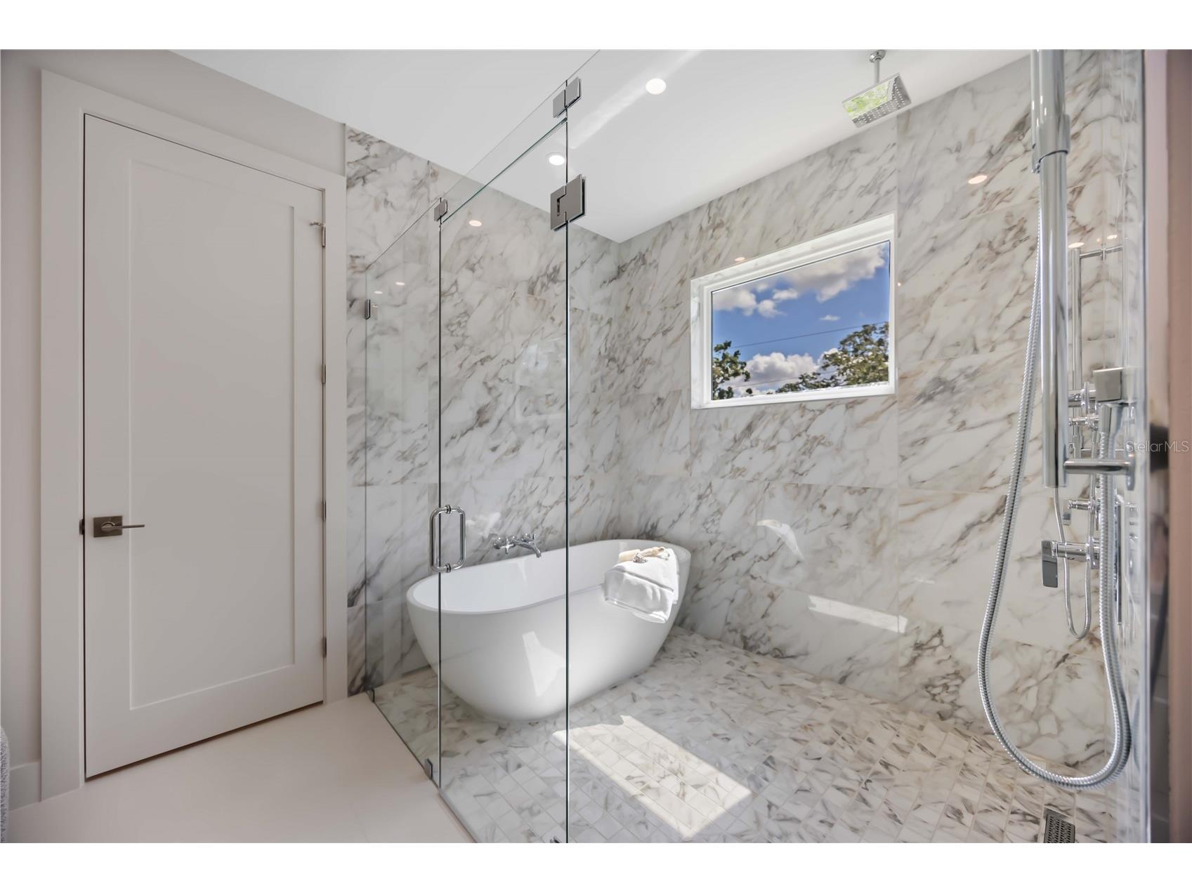 2596 Floyd Street Sarasota FL 34239 A4680149 image33