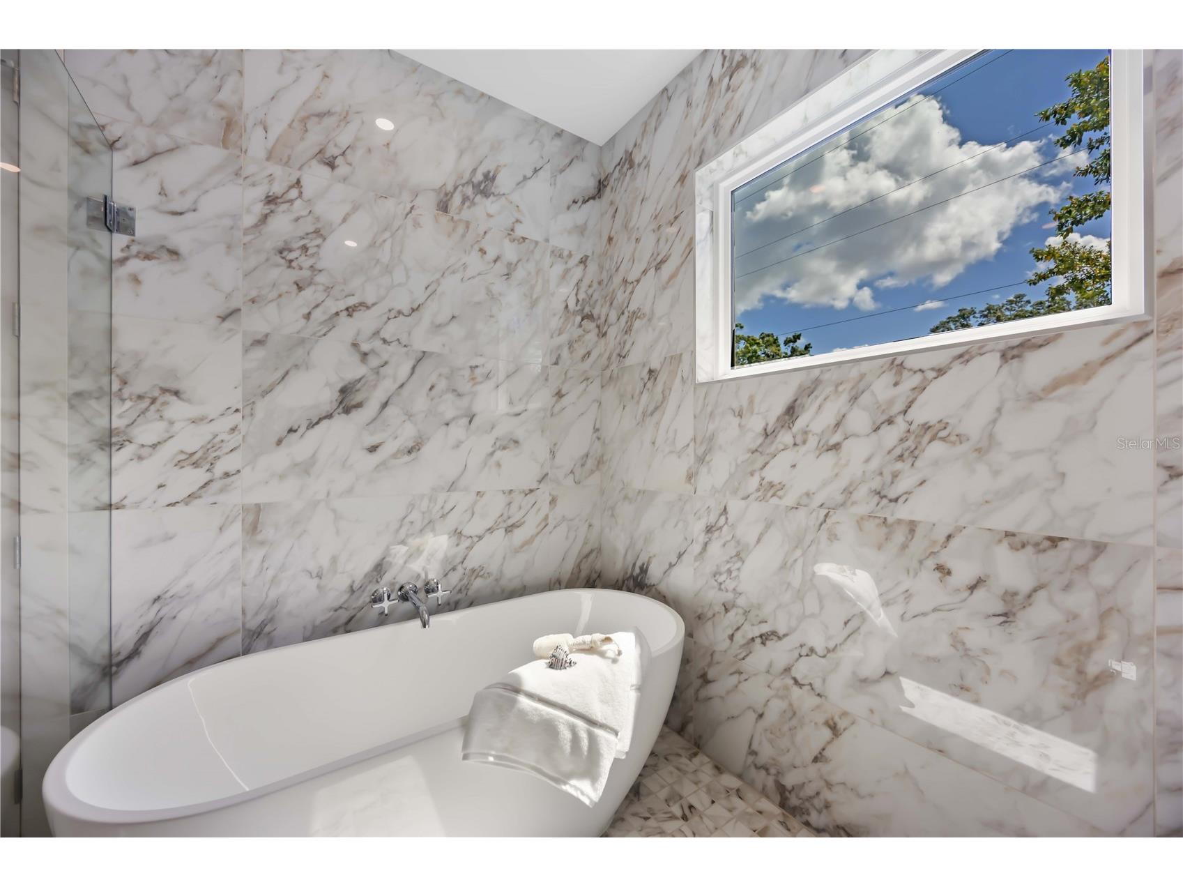 2596 Floyd Street Sarasota FL 34239 A4680149 image35