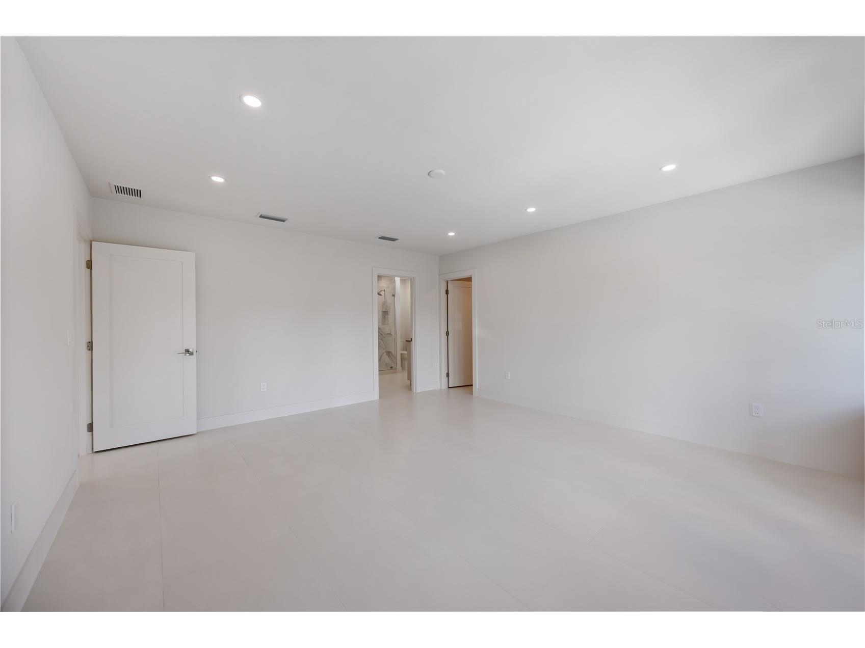 2596 Floyd Street Sarasota FL 34239 A4680149 image40