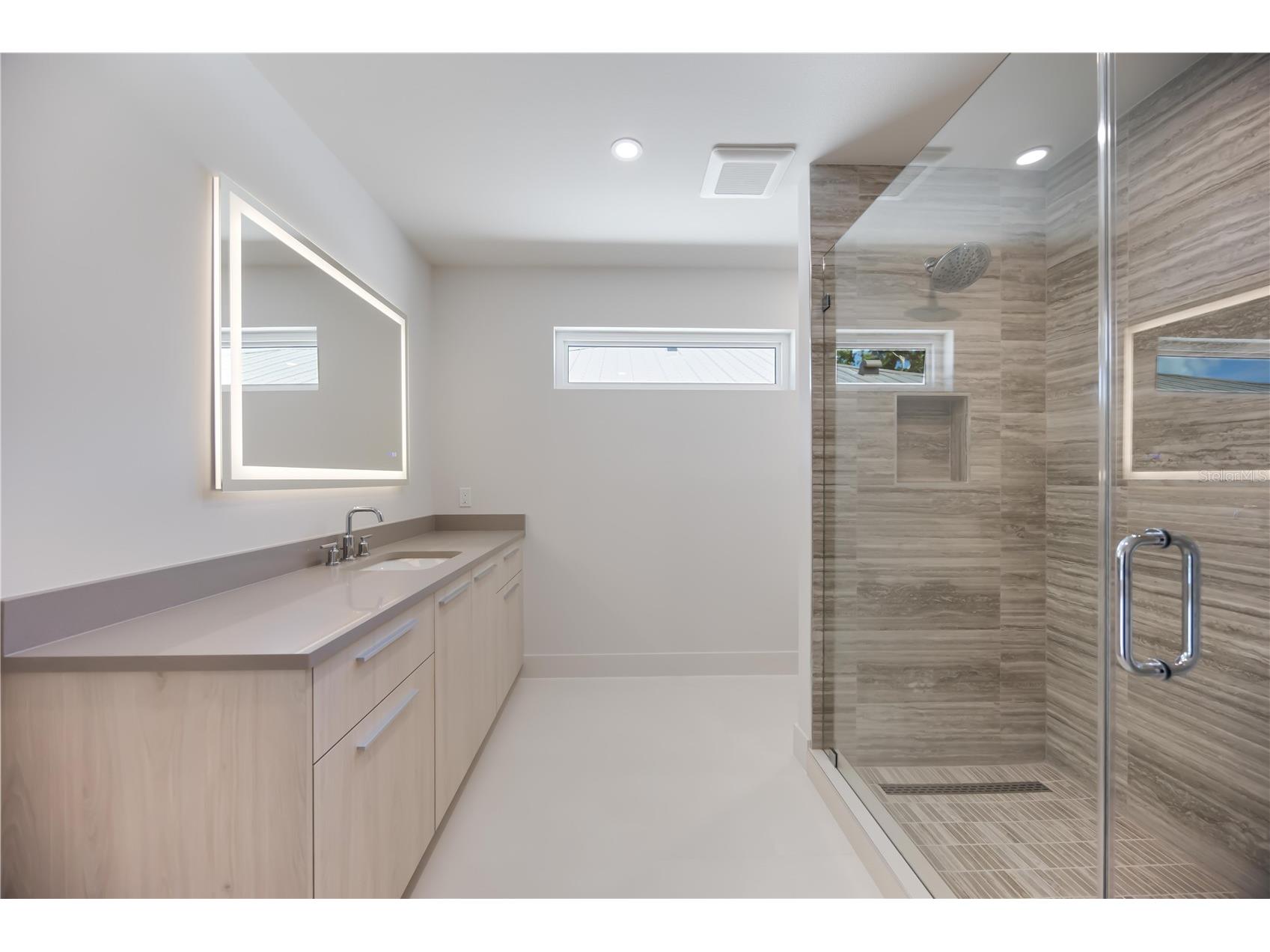 2596 Floyd Street Sarasota FL 34239 A4680149 image44