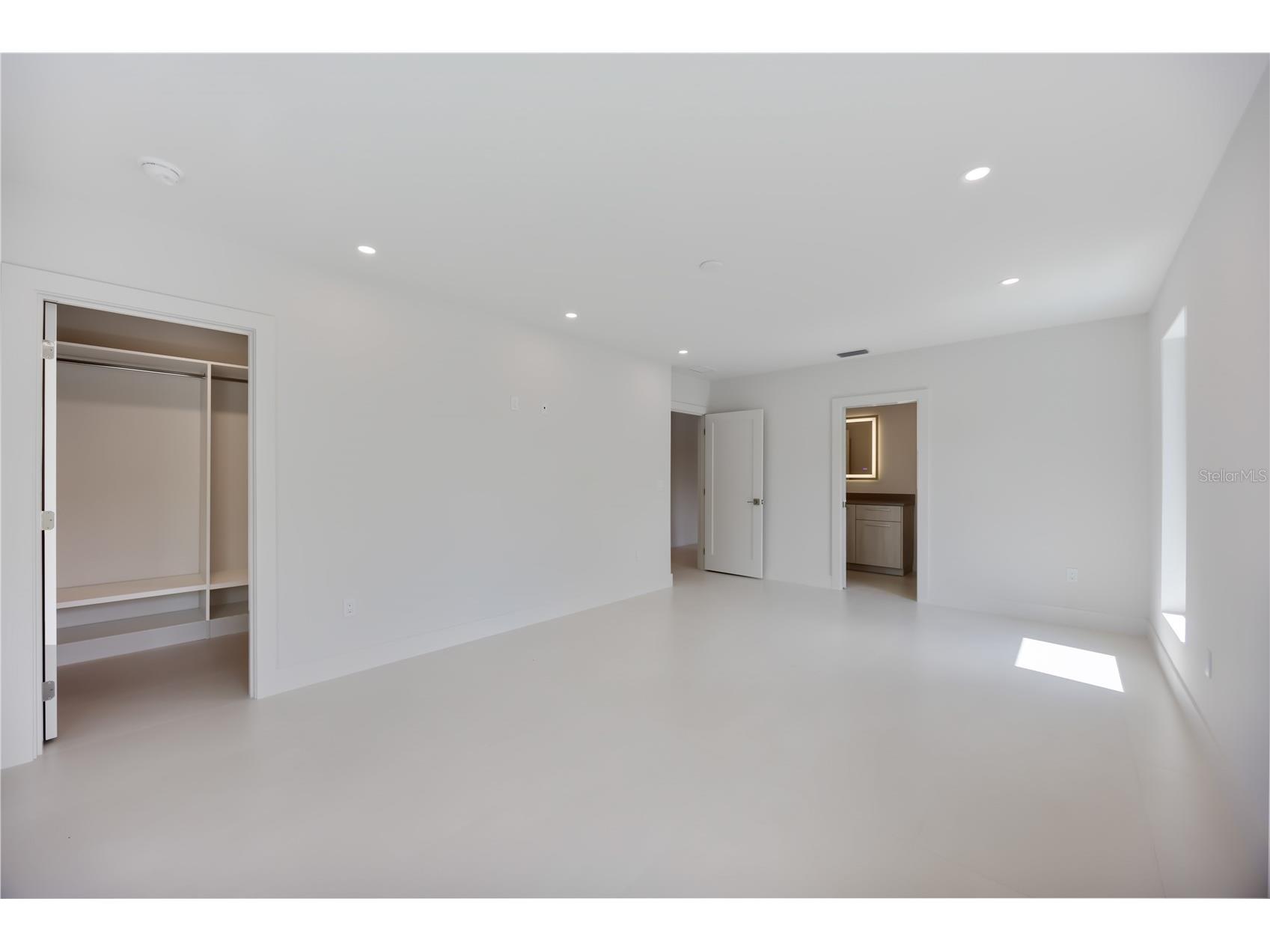 2596 Floyd Street Sarasota FL 34239 A4680149 image47