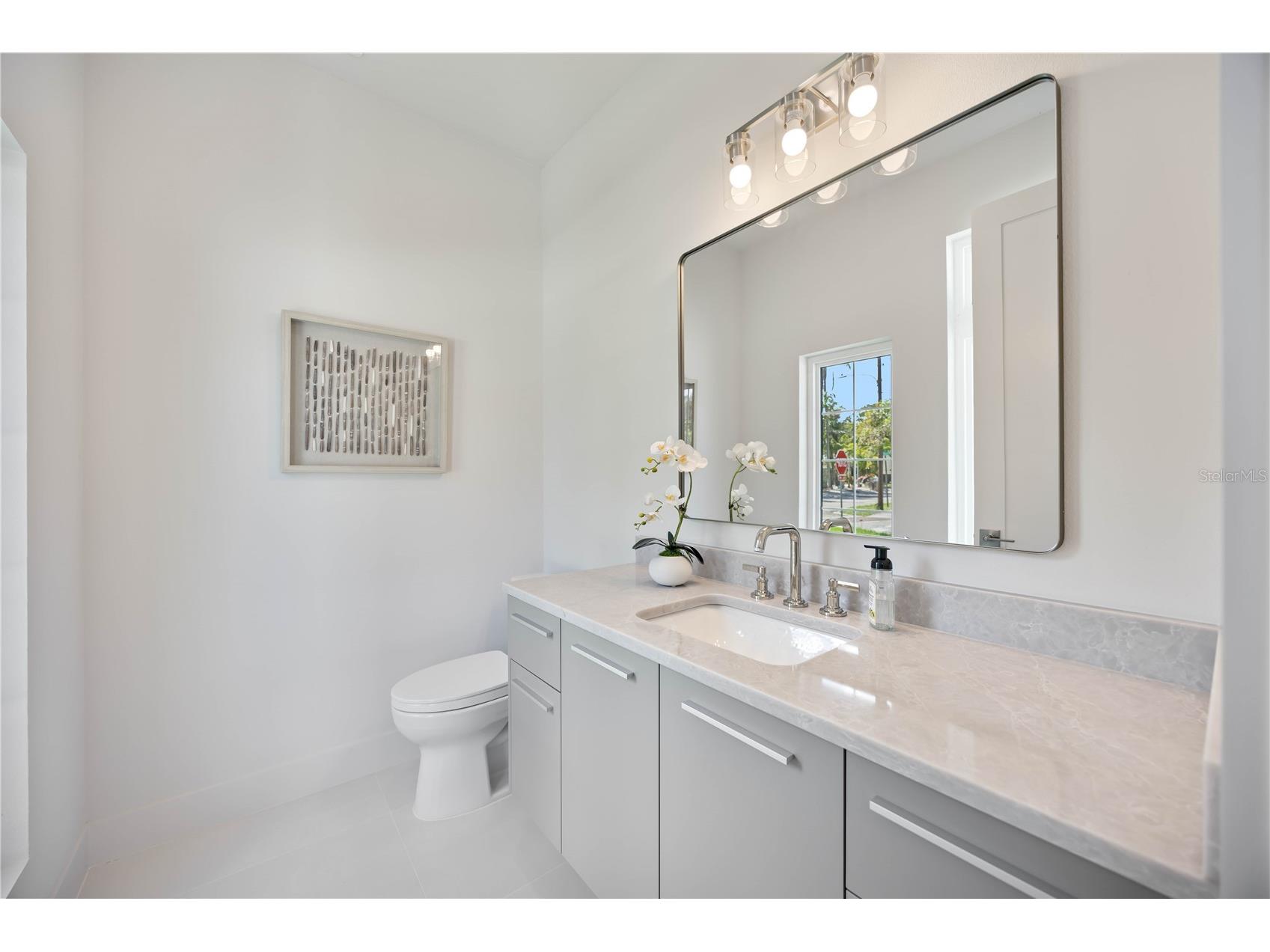 2596 Floyd Street Sarasota FL 34239 A4680149 image54