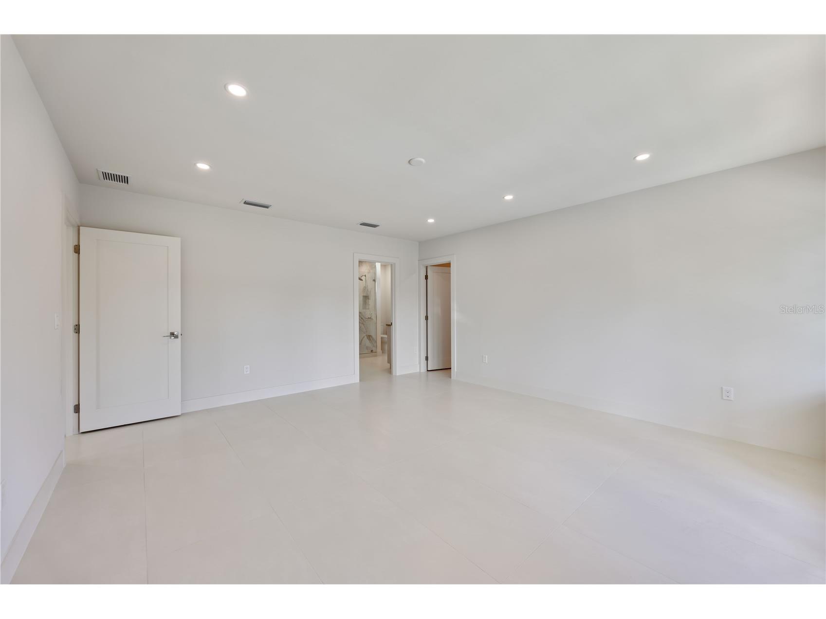 2596 Floyd Street Sarasota FL 34239 A4680149 image57