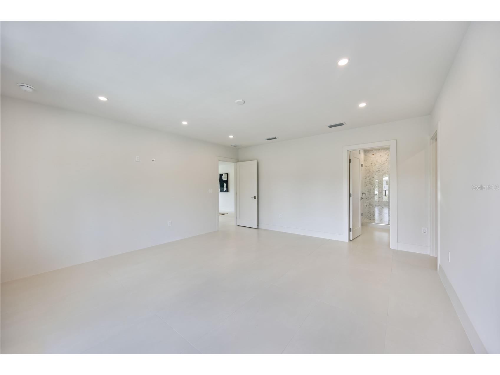 2596 Floyd Street Sarasota FL 34239 A4680149 image58