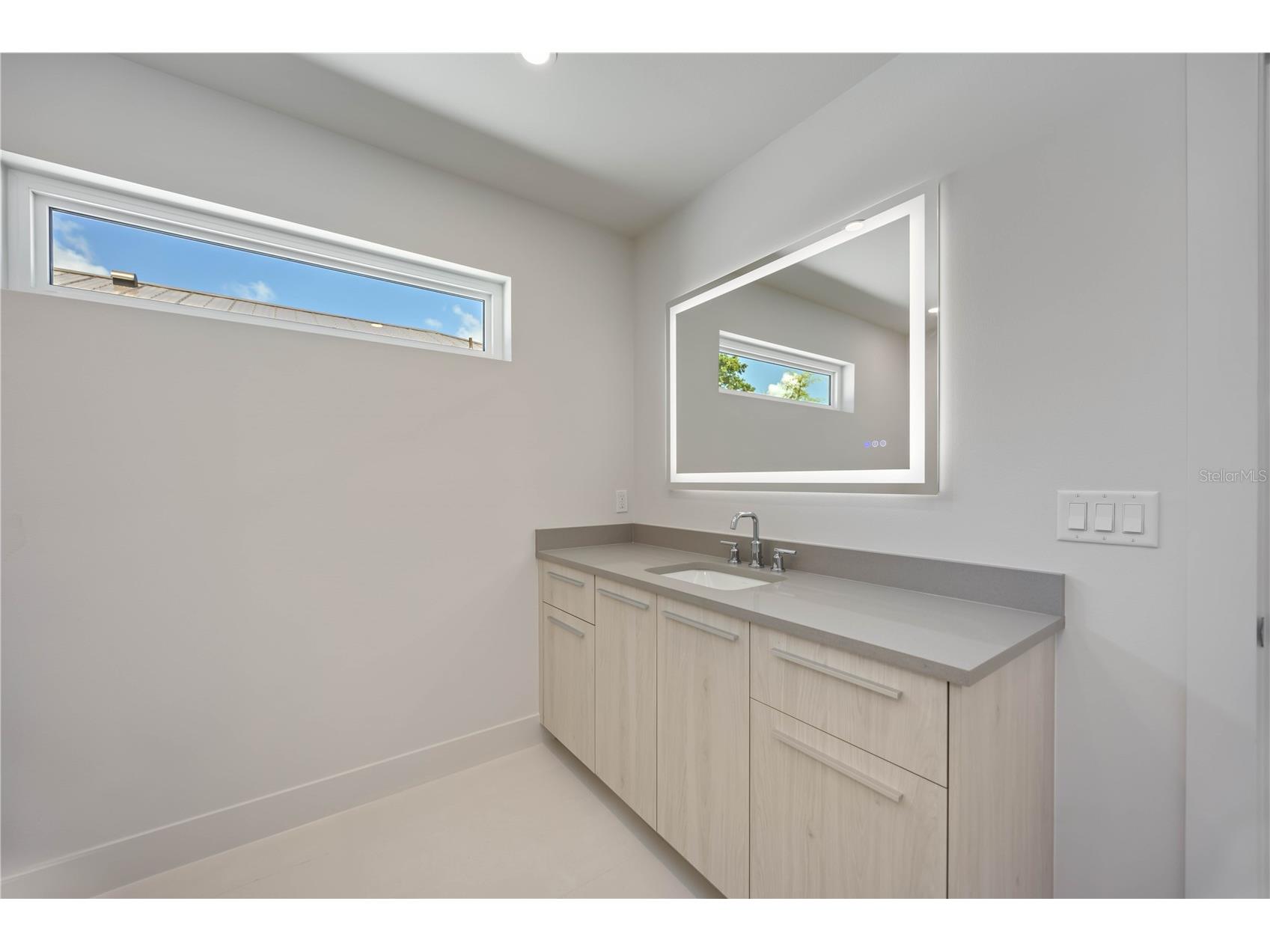 2596 Floyd Street Sarasota FL 34239 A4680149 image62