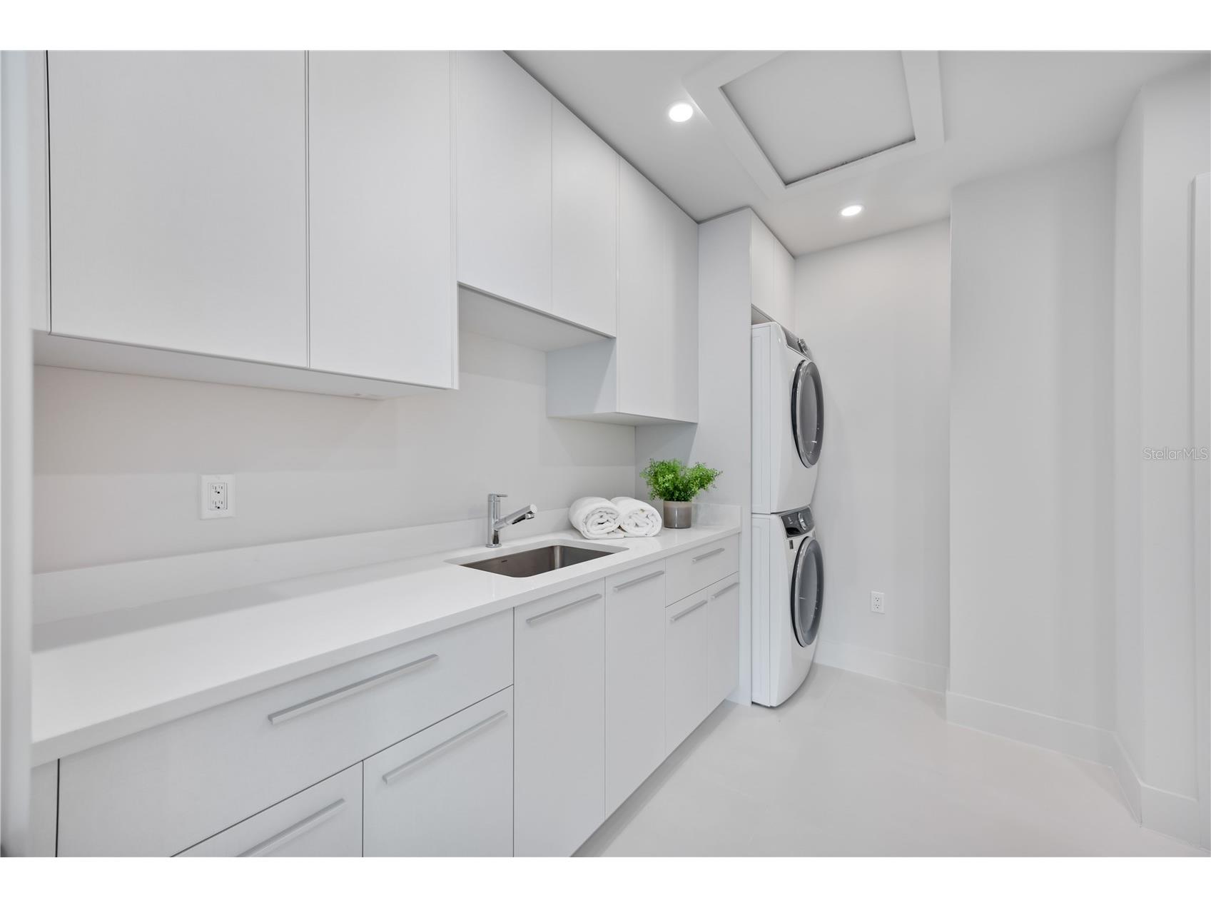 2596 Floyd Street Sarasota FL 34239 A4680149 image63