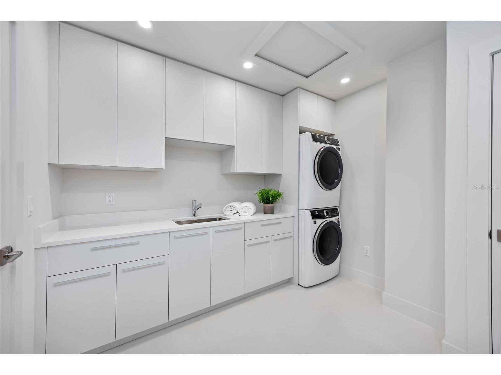 2596 Floyd Street Sarasota FL 34239 A4680149 image64